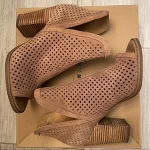Lucky Brand Larisa Open Toe Bootie LN w. Box